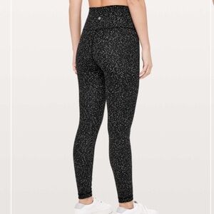 Lululemon Wunder Under High-Rise 7/8 Tight *25"
Magnetized Jacquard Black White